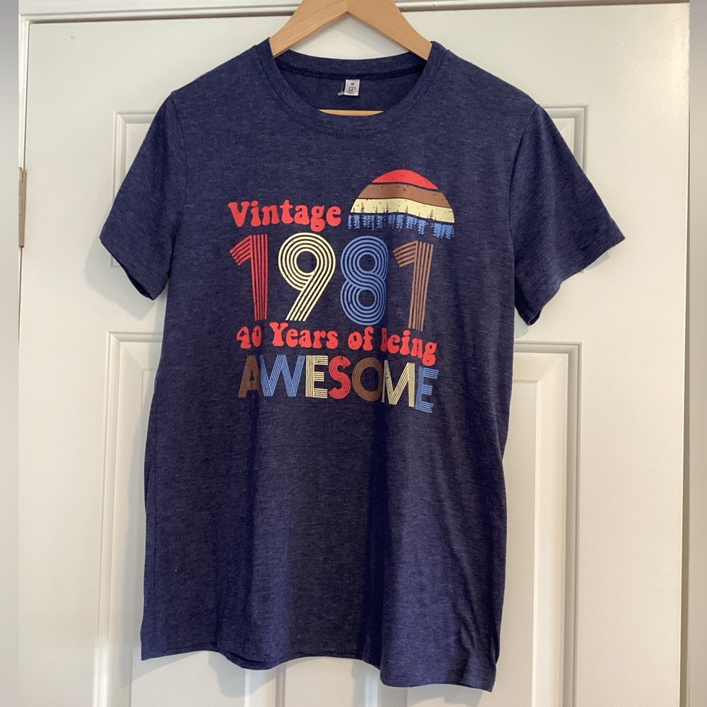 Retro 1981 40 Years Of Being Awesome Graphic T-Shirt M